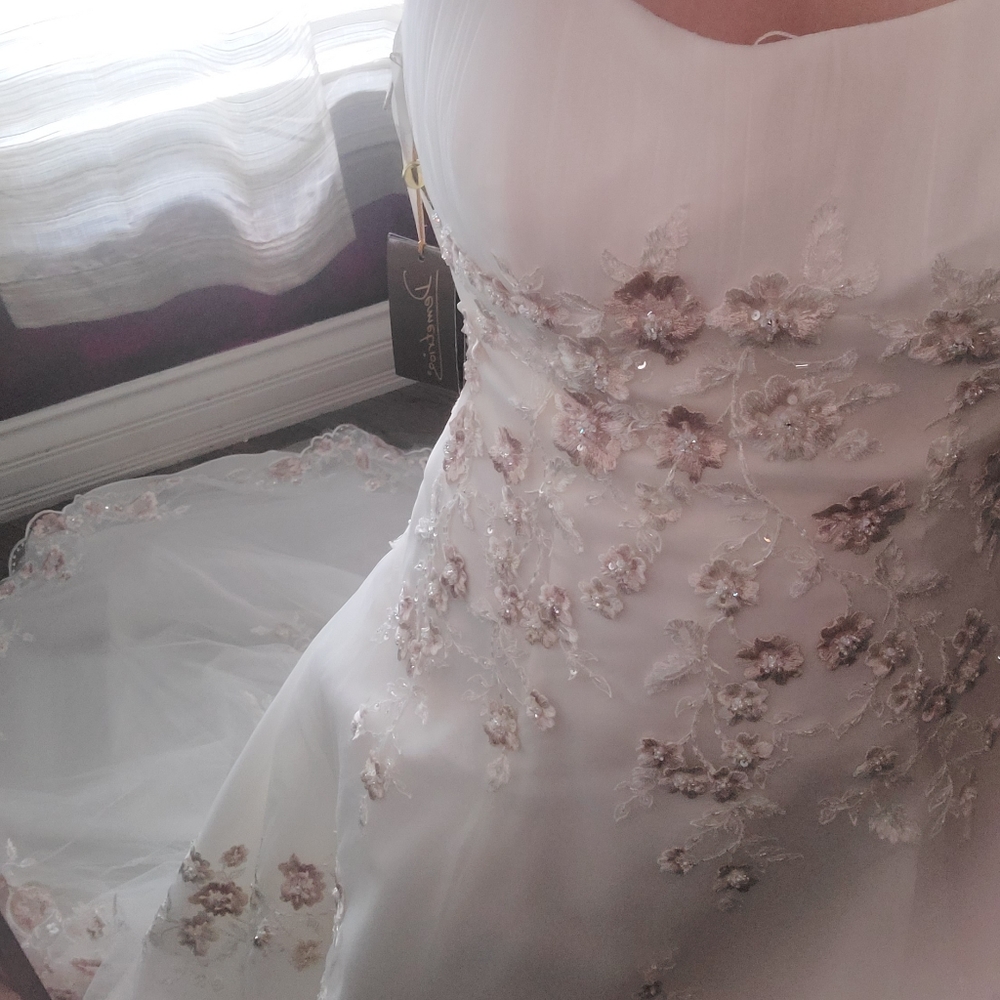 Wedding dress